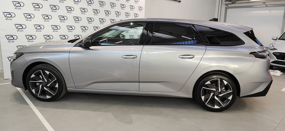 Peugeot 308 SW nuova a Milano (2)