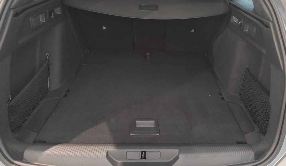 Peugeot 308 SW nuova a Milano (20)
