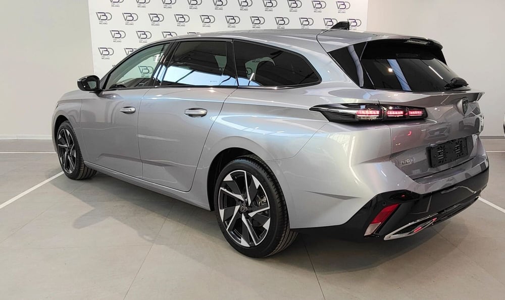 Peugeot 308 SW nuova a Milano (3)