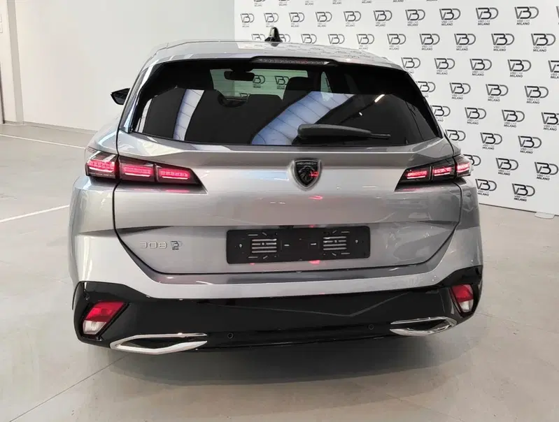 Peugeot 308 SW nuova a Milano (4)
