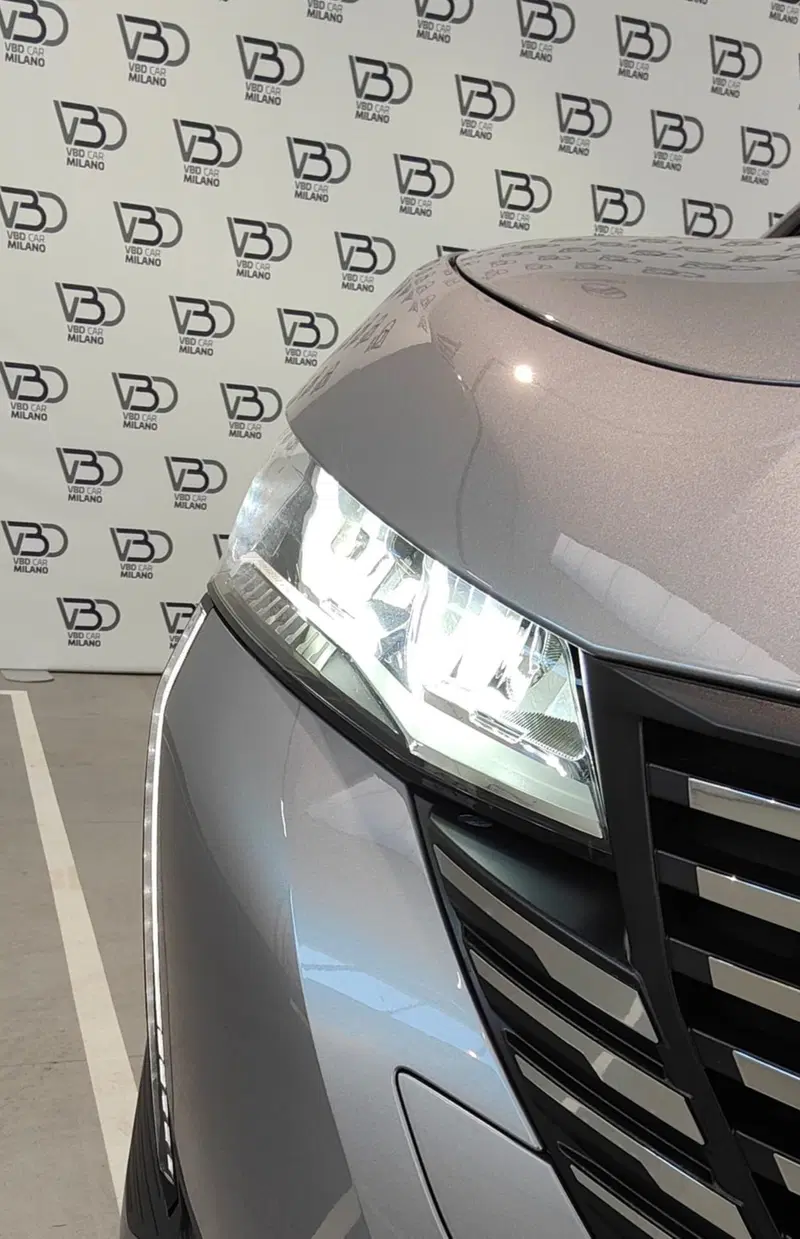 Peugeot 308 SW nuova a Milano (5)