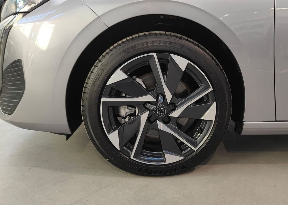 Peugeot 308 SW nuova a Milano (7)