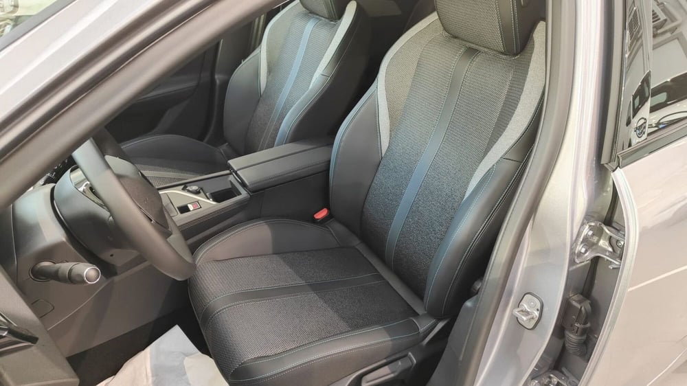 Peugeot 308 SW nuova a Milano (8)