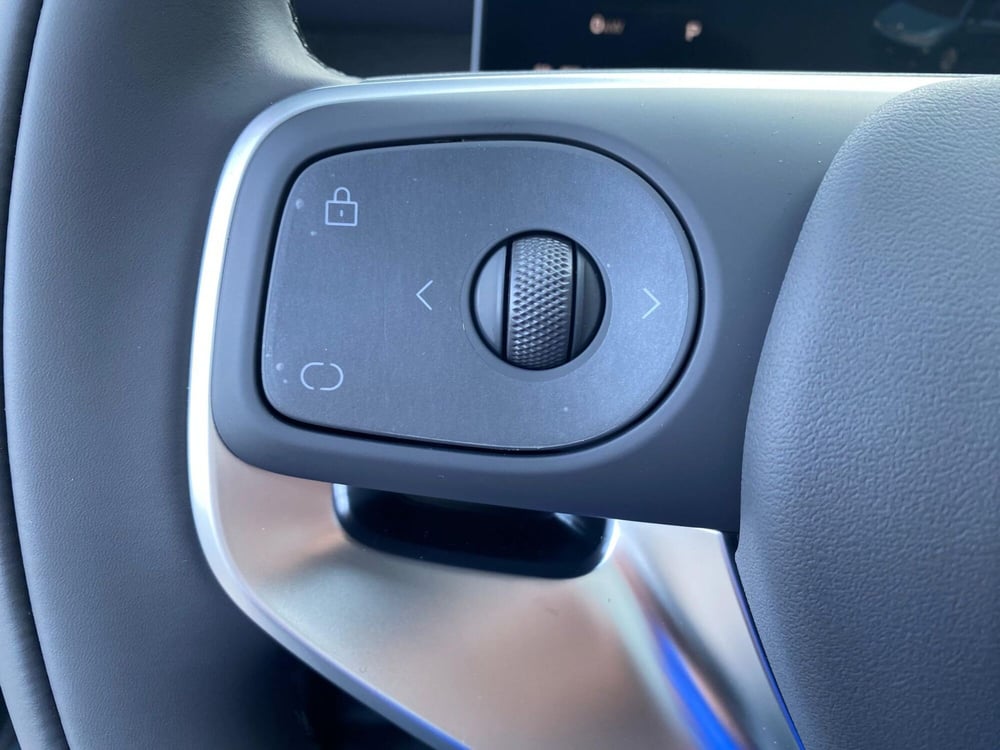 Leapmotor B10 nuova a Milano (15)