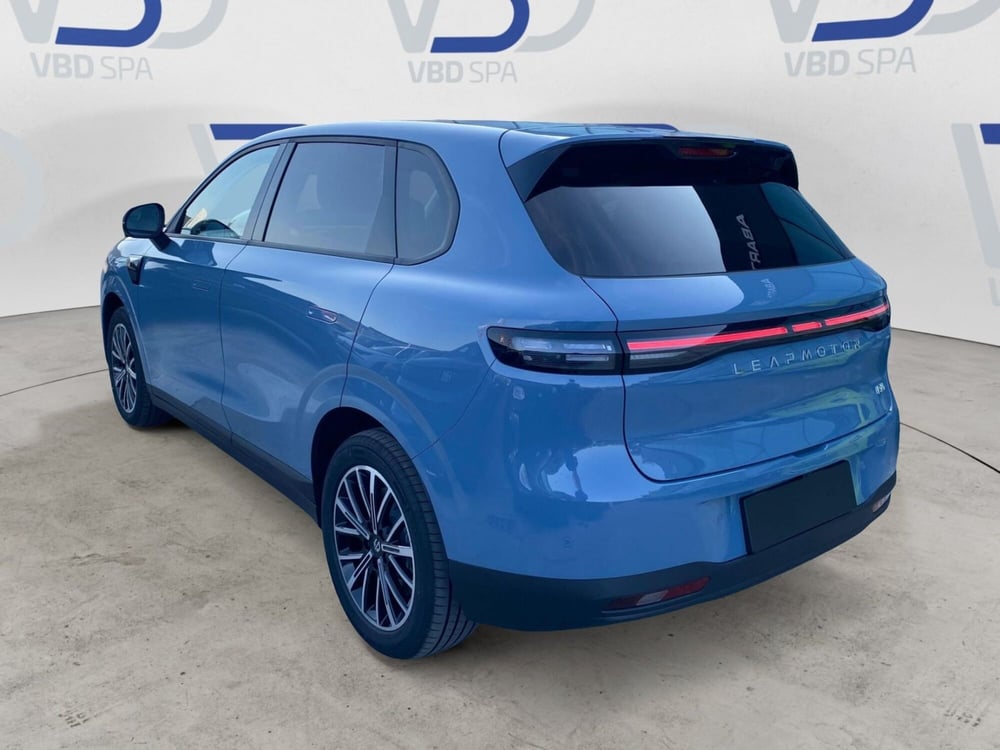 Leapmotor B10 nuova a Milano (3)