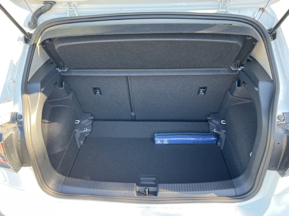 Volkswagen T-Cross nuova a Siena (12)
