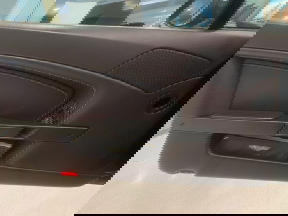 Aston Martin V8 Vantage Coupé usata a Livorno (13)