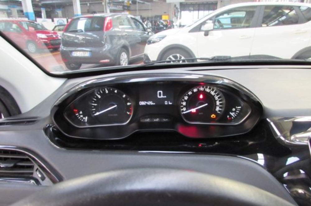 Peugeot 208 usata a Milano (11)