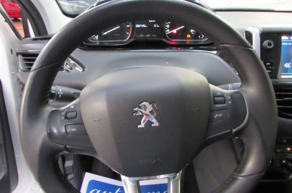 Peugeot 208 usata a Milano (12)