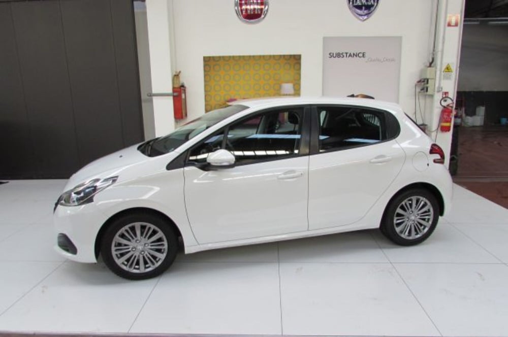 Peugeot 208 usata a Milano (4)