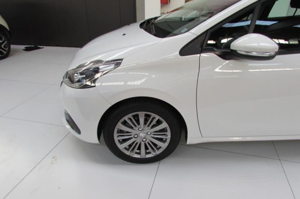 Peugeot 208 usata a Milano (5)