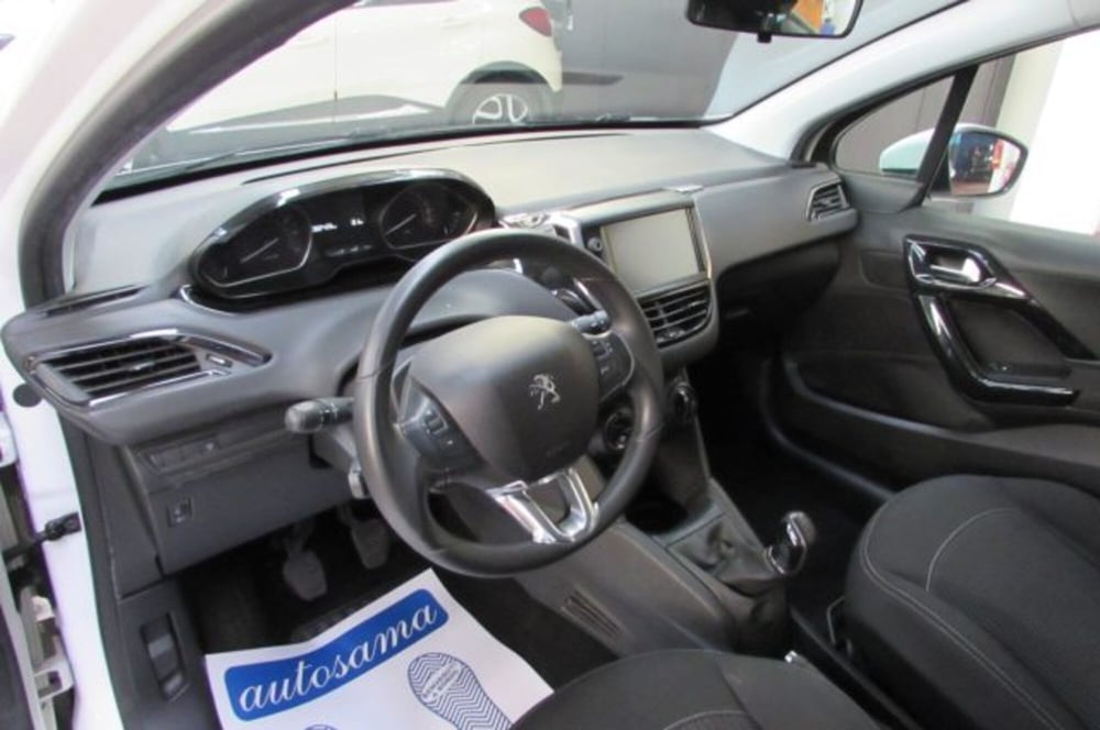 Peugeot 208 usata a Milano (7)