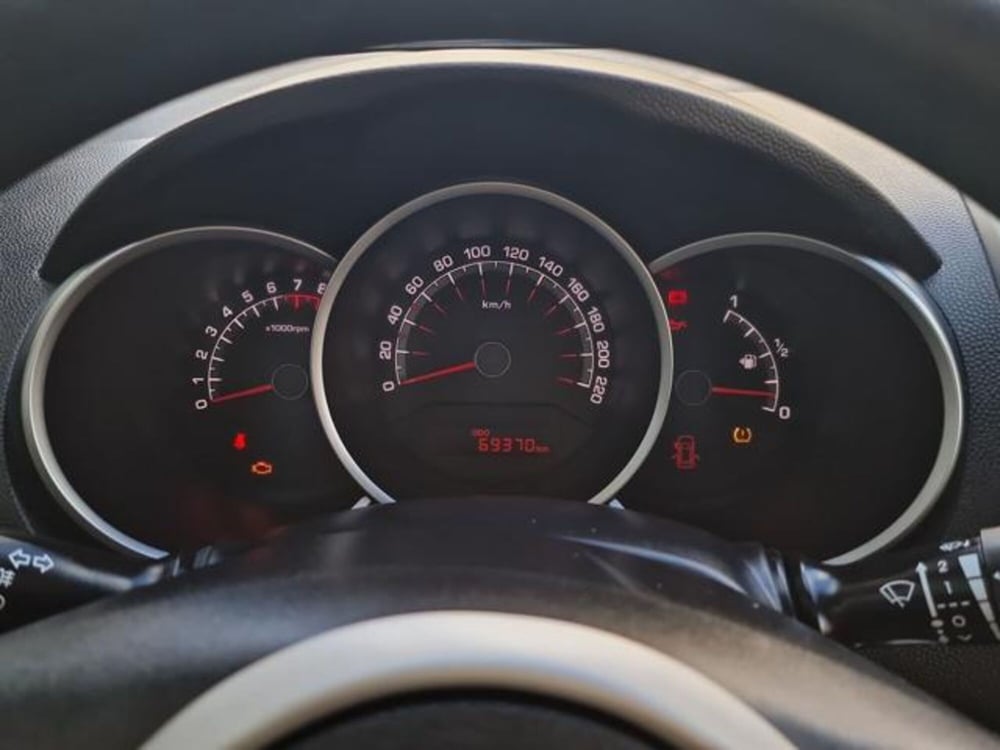 Kia Venga usata a Salerno (11)