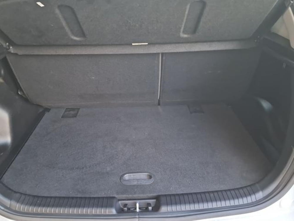 Kia Venga usata a Salerno (19)