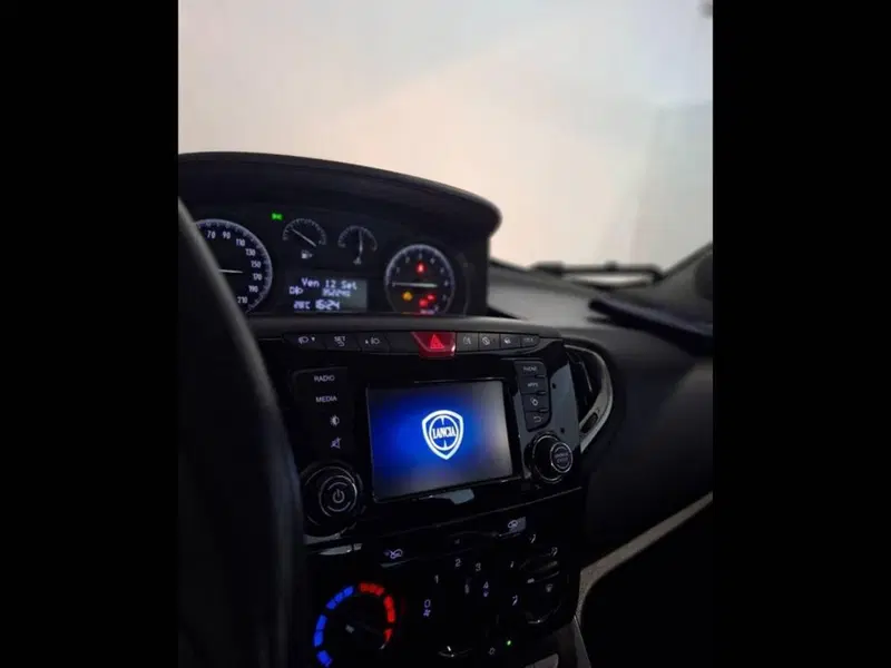 Lancia Ypsilon usata a Torino (11)