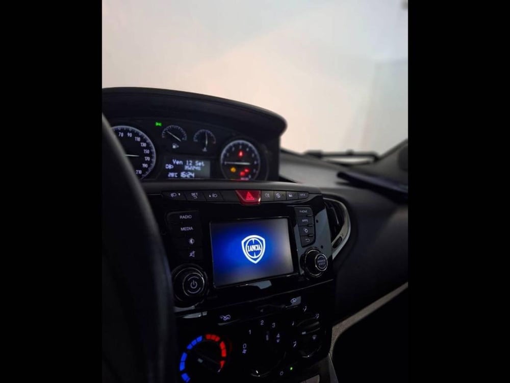 Lancia Ypsilon usata a Torino (11)