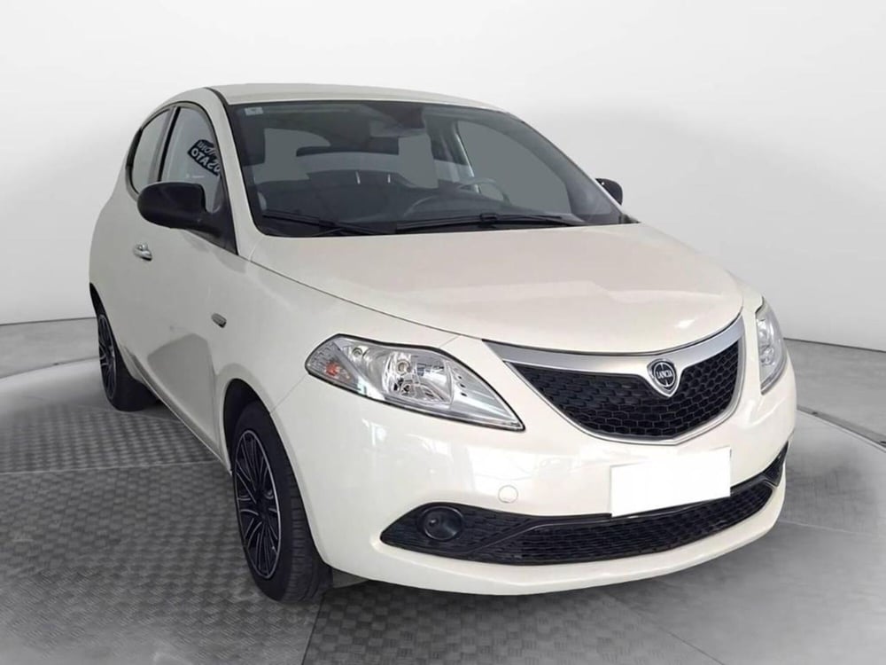 Lancia Ypsilon usata a Torino (3)