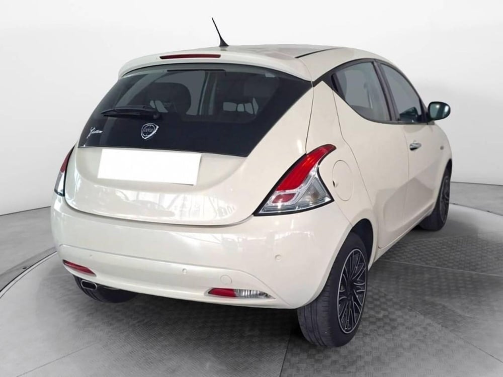 Lancia Ypsilon usata a Torino (4)