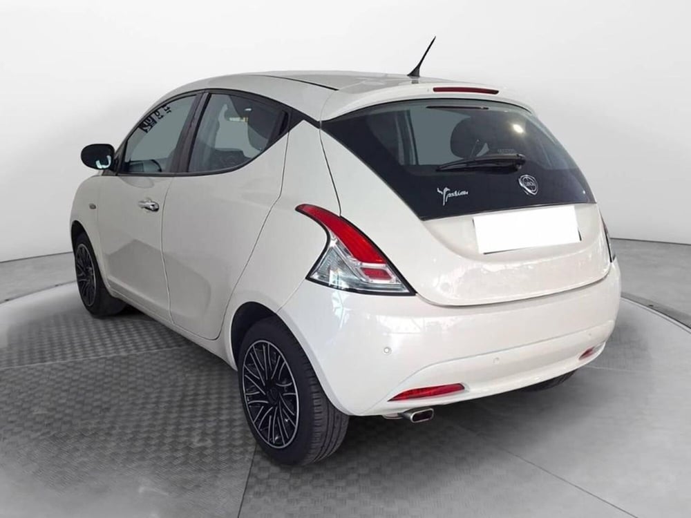 Lancia Ypsilon usata a Torino (6)
