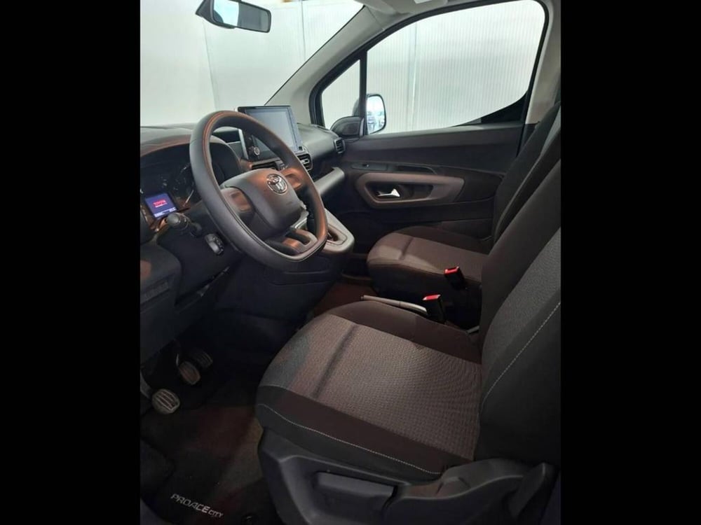 Toyota Proace City Verso usata a Torino (11)