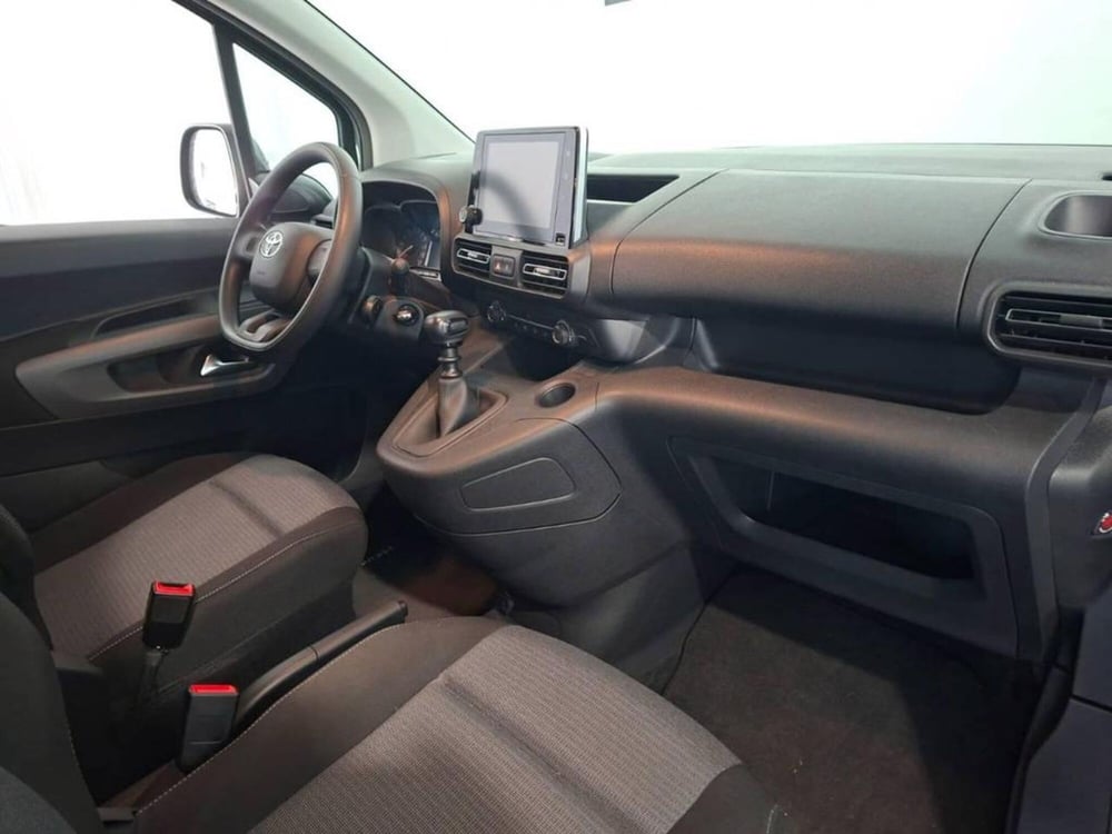 Toyota Proace City Verso usata a Torino (12)