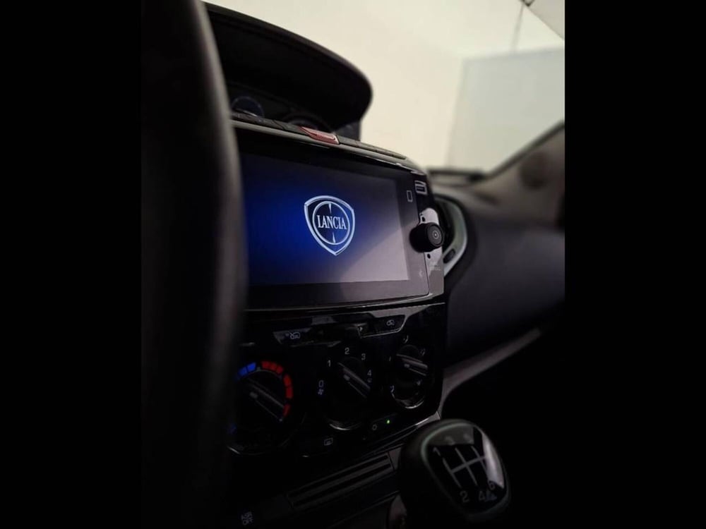 Lancia Ypsilon usata a Torino (11)