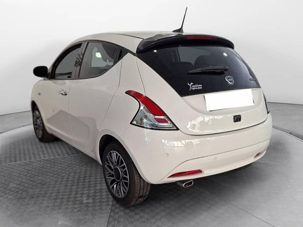 Lancia Ypsilon usata a Torino (4)
