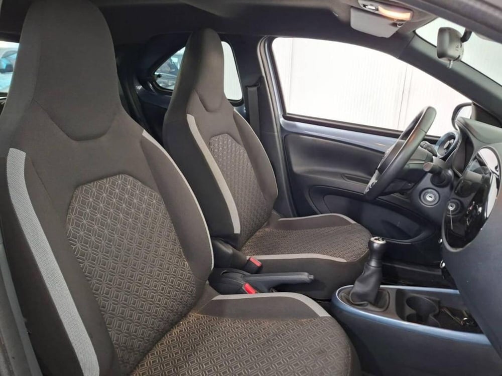 Toyota Aygo X usata a Torino (8)