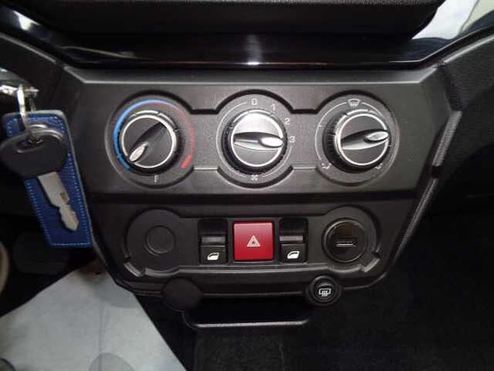 Aixam City 482 usata a Treviso (14)