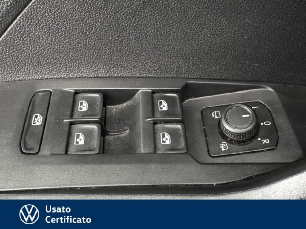 Volkswagen T-Cross usata a Vicenza (11)