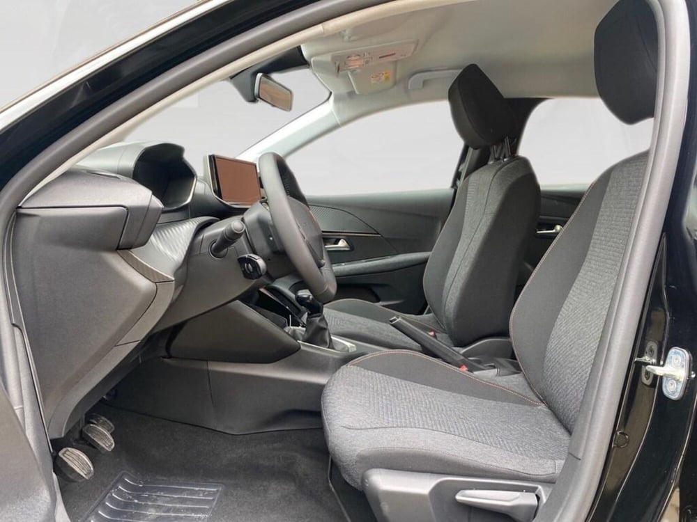 Peugeot 208 nuova a Torino (7)