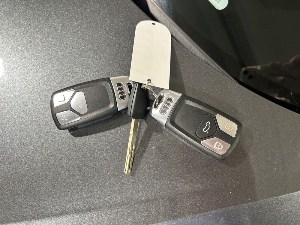 Audi TT Cabrio usata a Lecco (14)