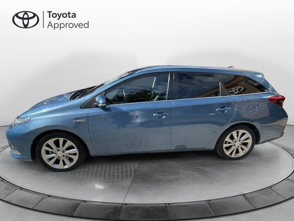Toyota Auris Station Wagon usata a Como (3)