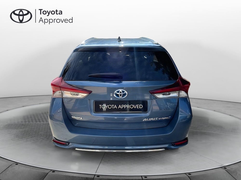 Toyota Auris Station Wagon usata a Como (4)