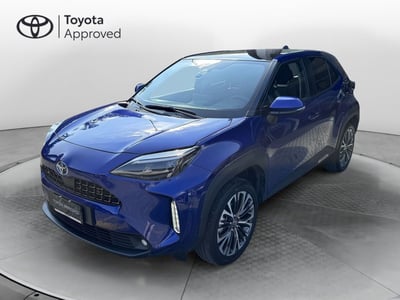 Toyota Yaris Cross 1.5 Hybrid 5p. E-CVT AWD-i Lounge del 2022 usata a Como