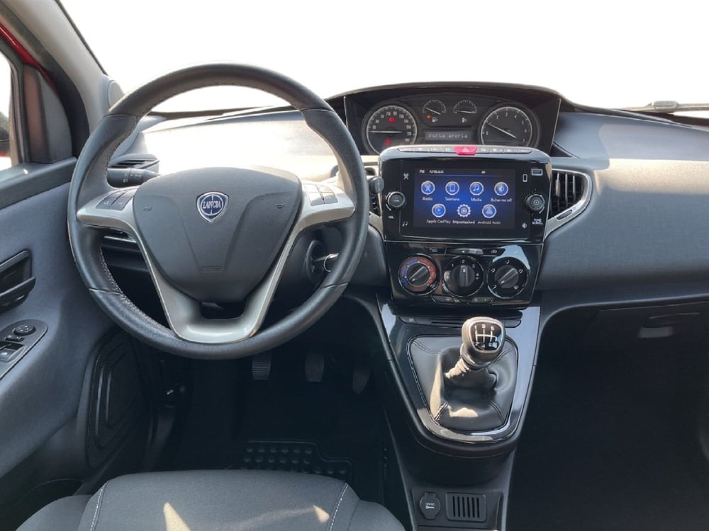 Lancia Ypsilon usata a Torino (11)