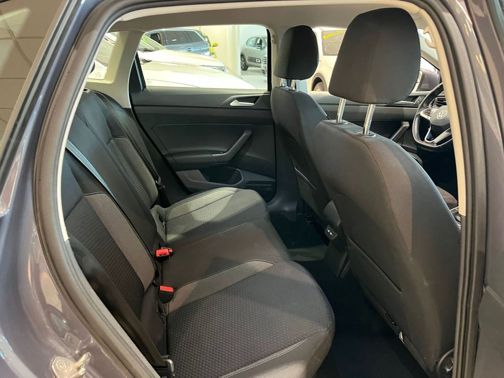 Volkswagen Taigo usata a Milano (14)