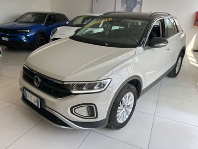 Volkswagen T-Roc 1.0 TSI Life del 2022 usata a Milano