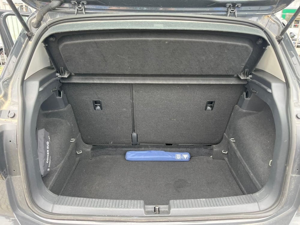 Volkswagen T-Cross usata a Milano (11)