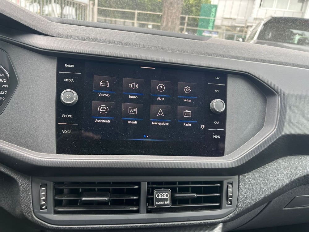 Volkswagen T-Cross usata a Milano (17)