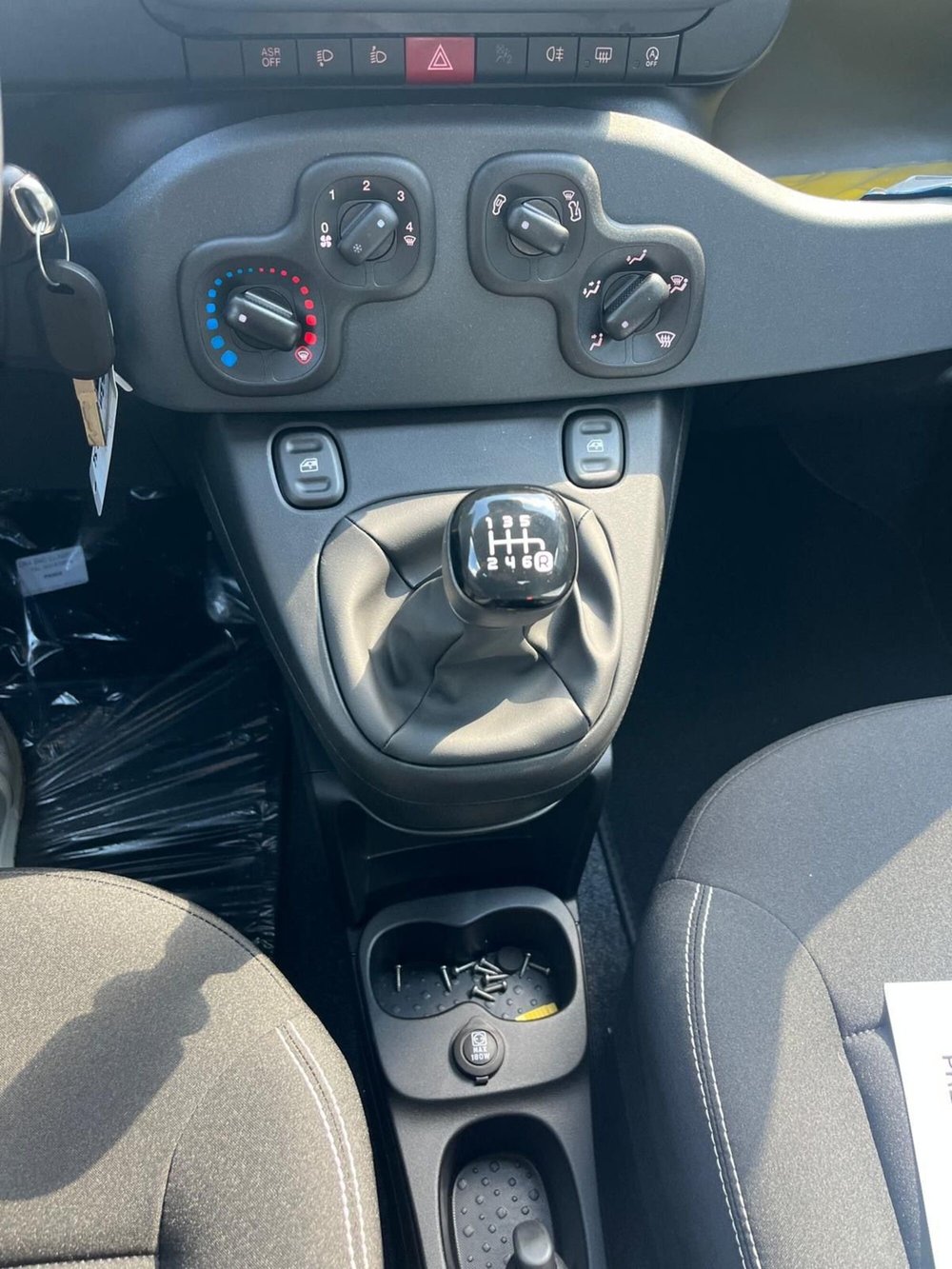 Fiat Panda Cross nuova a Milano (17)