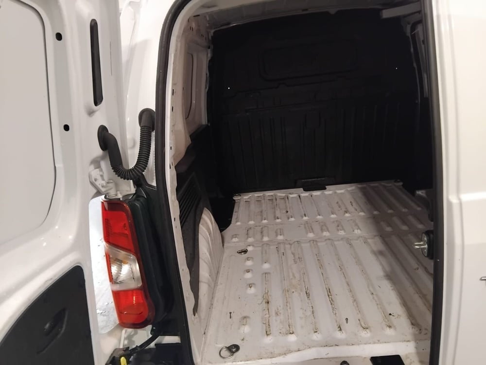 Opel Combo Life usata a Milano (9)