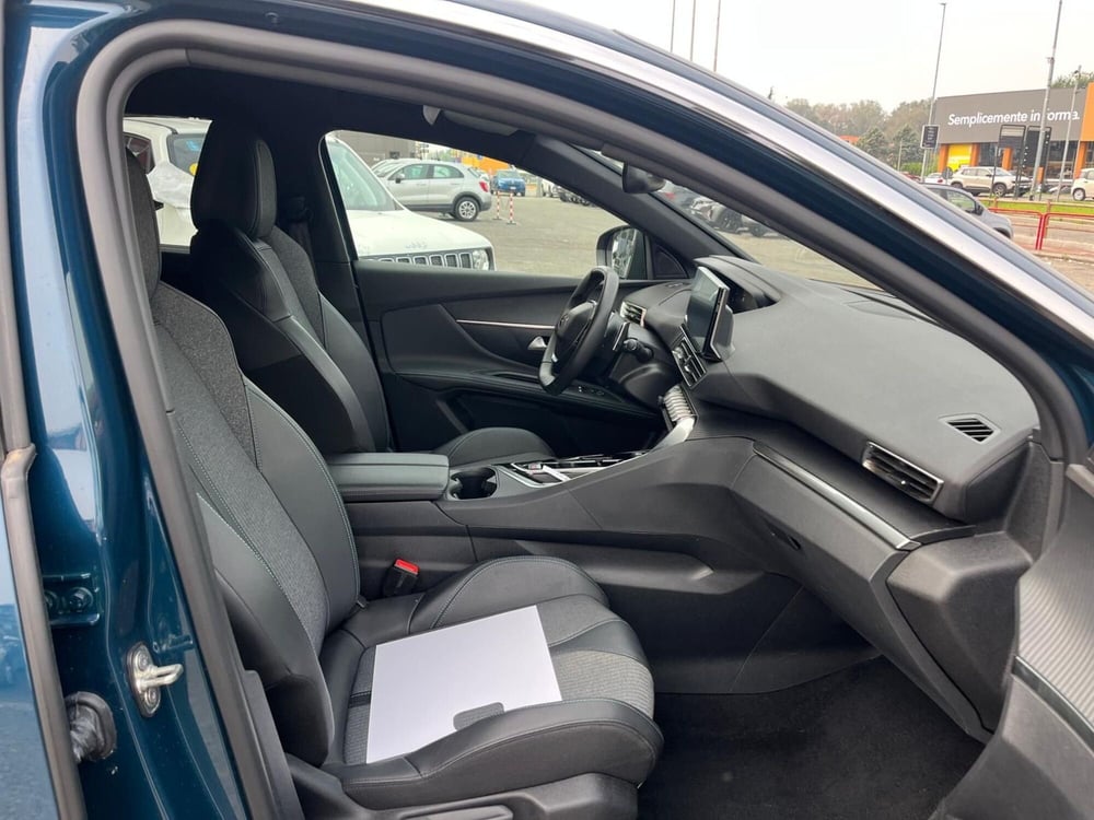 Peugeot 5008 usata a Milano (10)