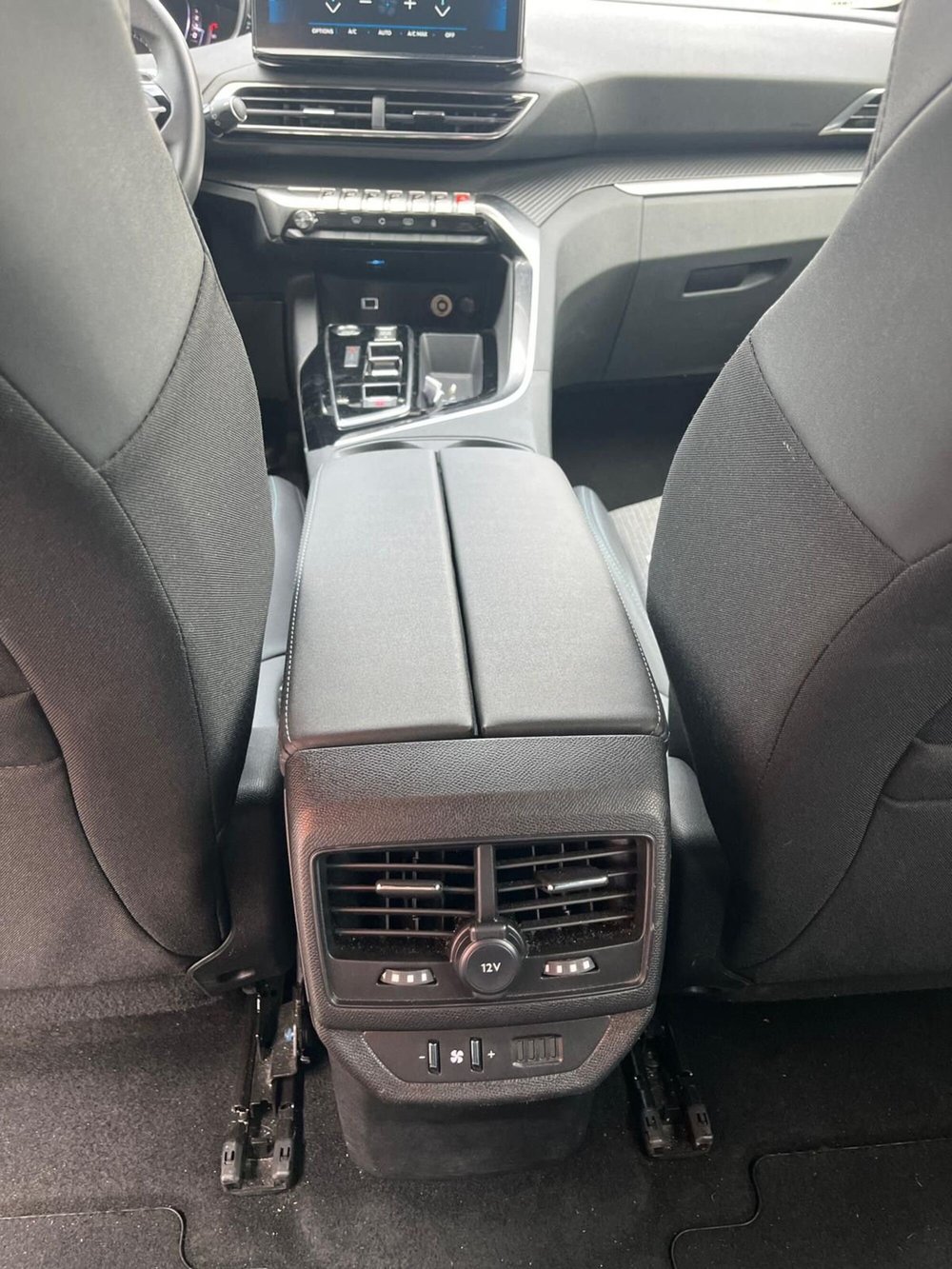 Peugeot 5008 usata a Milano (16)