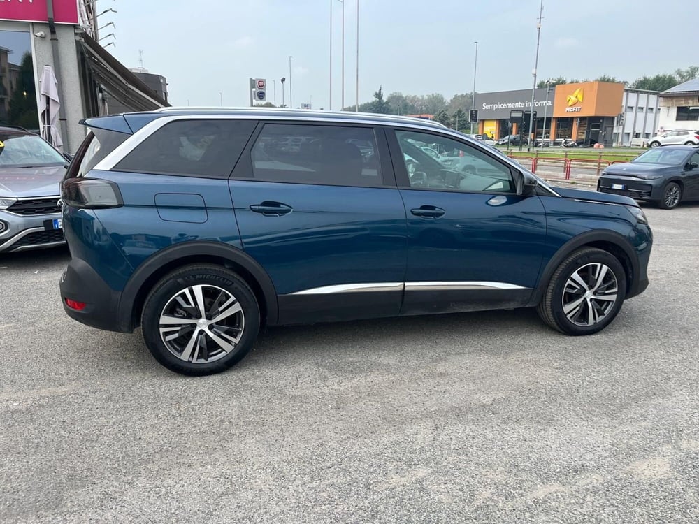 Peugeot 5008 usata a Milano (5)