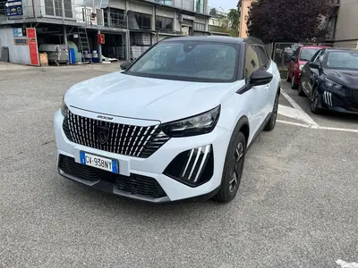 Peugeot 2008 PureTech 130 S&amp;S EAT8 GT del 2024 usata a Milano