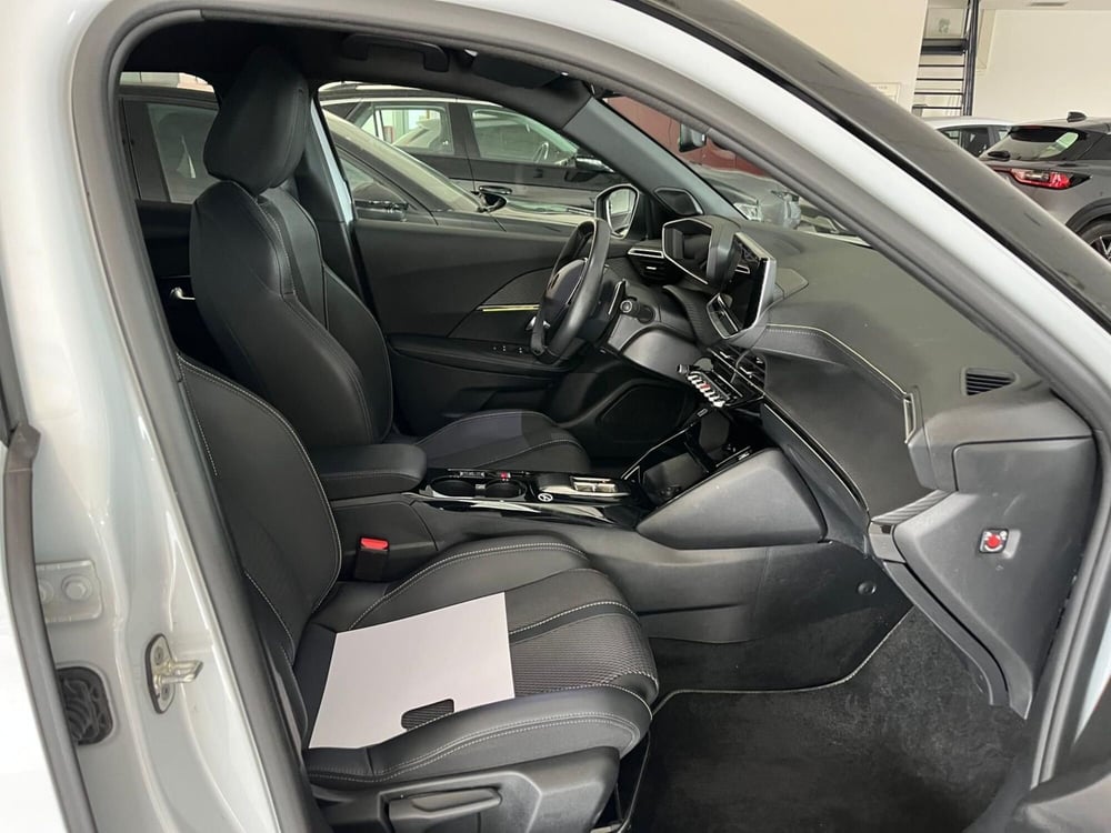 Peugeot 2008 usata a Milano (11)