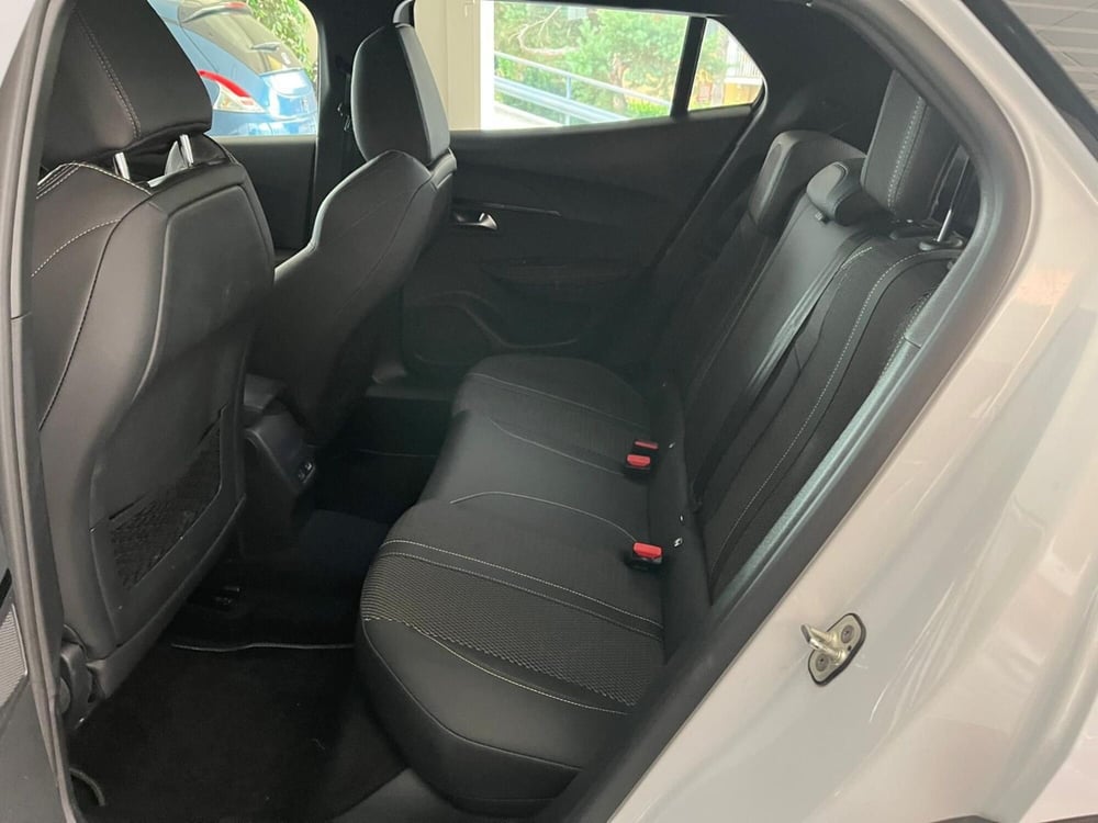 Peugeot 2008 usata a Milano (12)