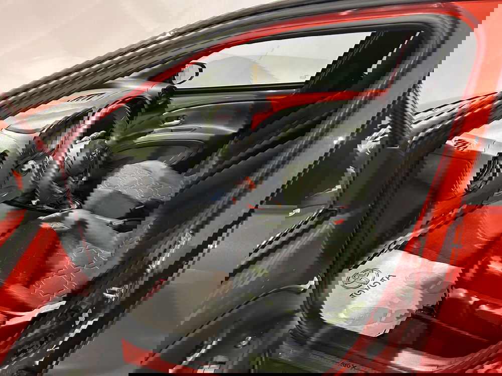 Toyota Aygo X usata a Milano (11)