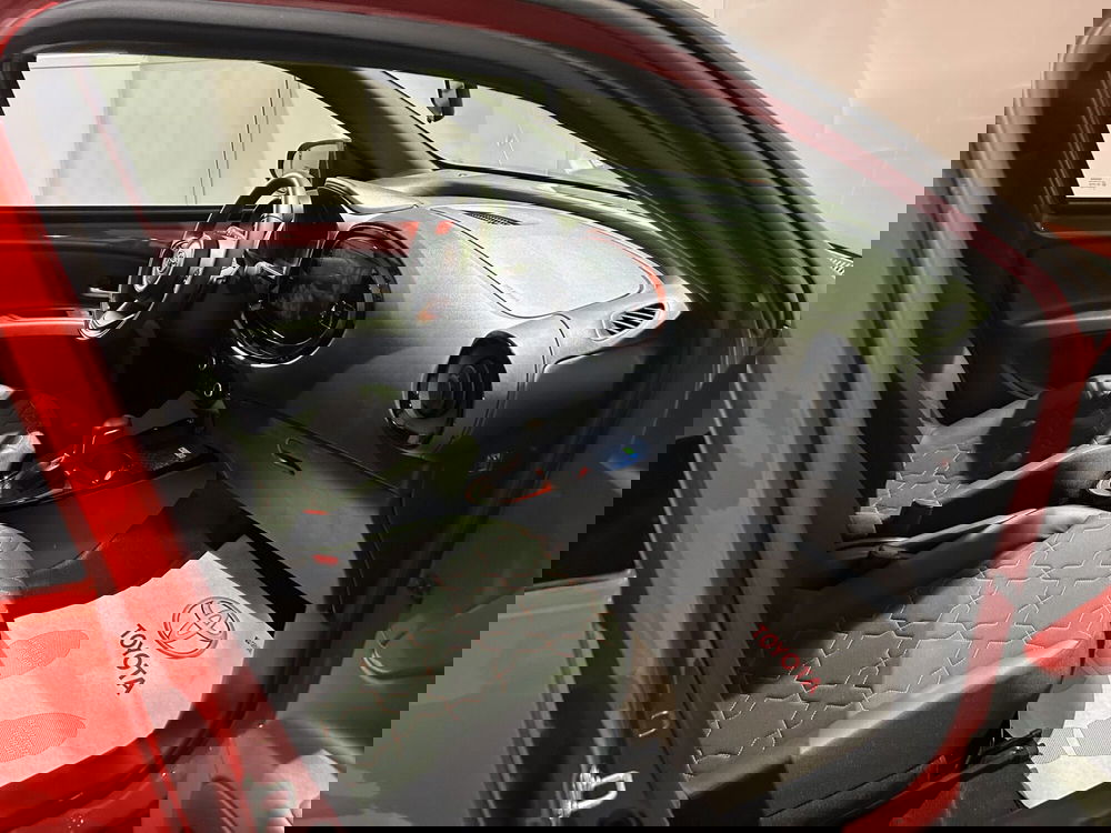 Toyota Aygo X usata a Milano (12)